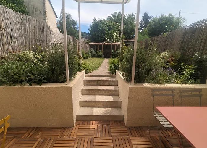 Marmoza - Maison Plein Coeur De Village Saint-Geniez-dʼOlt